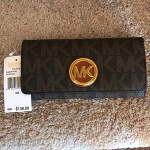 Brand New Michael Kors Fulton Walllet